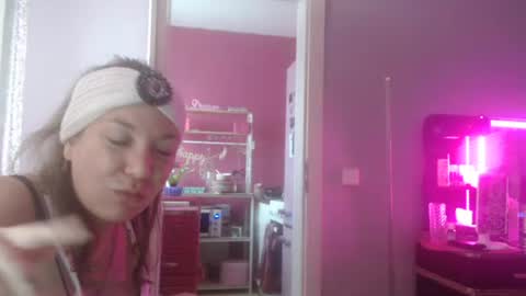 Snapshot of melli23 chatting on 02/03/26, 11:48 Melli online show from 02/03/26, 11:48