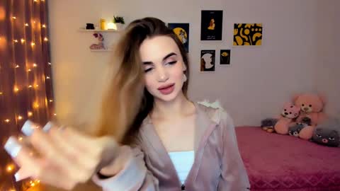 Tessa online show from 12/10/24, 09:33