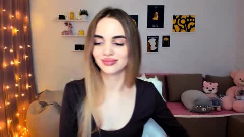 Tessa online show from 12/19/24, 02:01