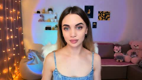 Tessa online show from 12/22/24, 01:45