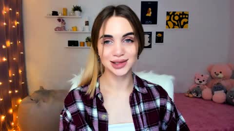 Tessa online show from 12/23/24, 12:25