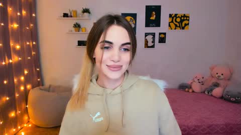 Tessa online show from 01/07/25, 08:42