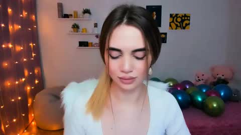 Tessa online show from 02/13/25, 04:22