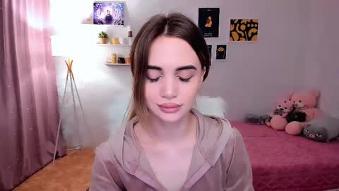 Tessa online show from 02/26/25, 09:27