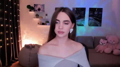 Tessa online show from 10/18/25, 09:59