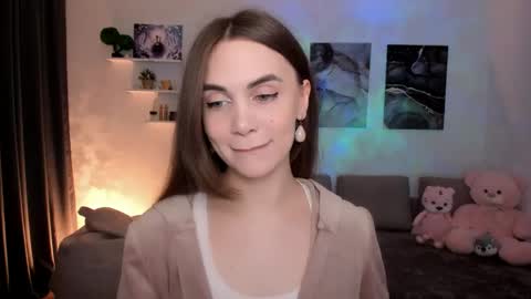 Tessa online show from 04/15/26, 09:49