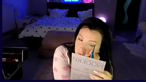 Snapshot of mellisaangel chatting on 05/16/26, 08:00 MellisaAngel online show from 05/16/26, 08:00