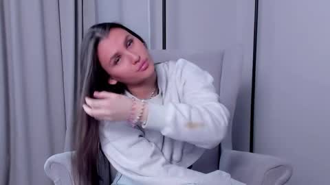 Lia online show from 04/08/26, 11:21