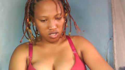 Snapshot of mellissia02 chatting on 02/01/25, 03:52 mellissa online show from 02/01/25, 03:52