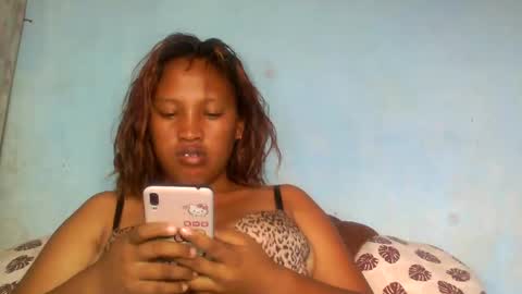 Snapshot of mellissia02 chatting on 02/11/25, 10:04 mellissa online show from 02/11/25, 10:04