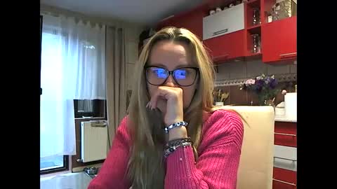 Melly online show from 09/29/25, 06:18