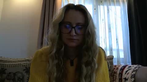 Melly online show from 10/31/25, 07:20