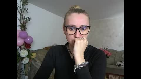 Melly online show from 02/16/26, 08:54