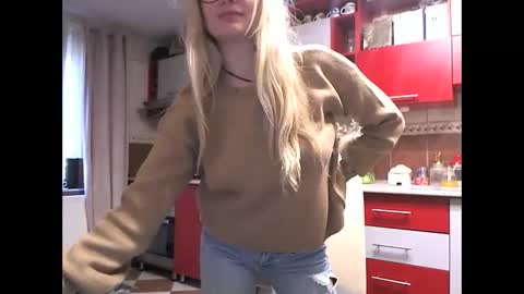 Melly online show from 04/15/26, 06:42