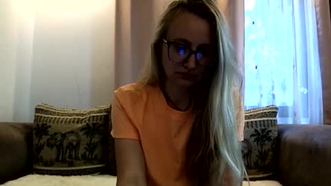 Snapshot of melly_rosey chatting on 06/10/26, 06:45 Melly online show from 06/10/26, 06:45