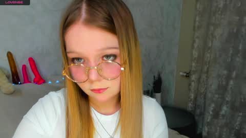 MelMooon online show from 01/17/25, 01:46