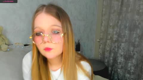 MelMooon online show from 01/29/25, 04:52