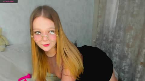 MelMooon online show from 01/30/25, 12:16