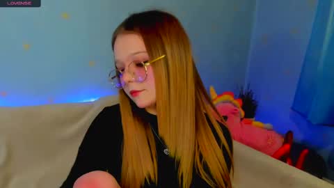 MelMooon online show from 02/10/25, 02:16