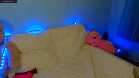 MelMooon online show from 02/25/25, 10:29