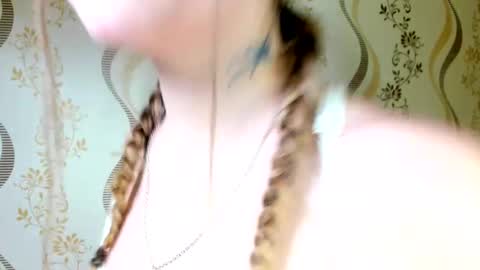 MelMooon online show from 11/20/25, 07:46