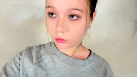 MelMooon online show from 02/05/26, 10:42