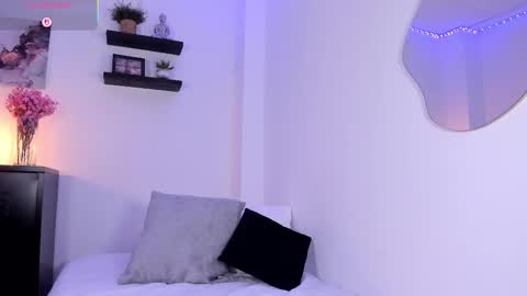 Snapshot of meloddysky chatting on 02/24/25, 05:31 Meloddy online show from 02/24/25, 05:31