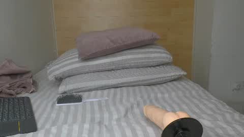 Snapshot of melodi_20 chatting on 06/11/26, 11:41 Melodi online show from 06/11/26, 11:41