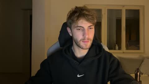 Snapshot of melodicass chatting on 10/24/25, 09:00 Melodicass online show from 10/24/25, 09:00