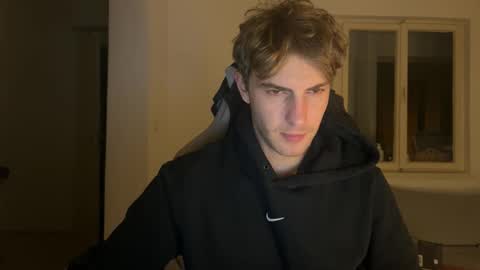 Snapshot of melodicass chatting on 11/04/25, 12:32 Melodicass online show from 11/04/25, 12:32