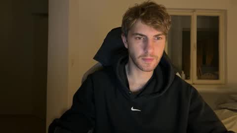 Snapshot of melodicass chatting on 11/15/25, 01:03 Melodicass online show from 11/15/25, 01:03