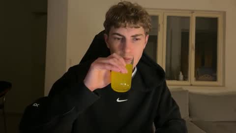 Snapshot of melodicass chatting on 11/30/25, 07:29 Melodicass online show from 11/30/25, 07:29