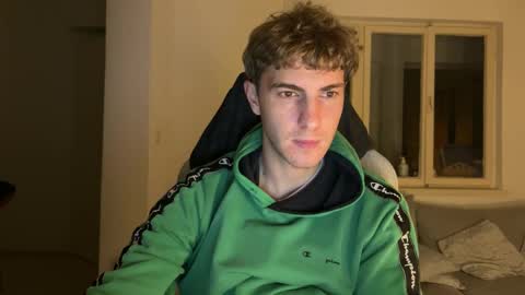 Snapshot of melodicass chatting on 12/02/25, 12:16 Melodicass online show from 12/02/25, 12:16