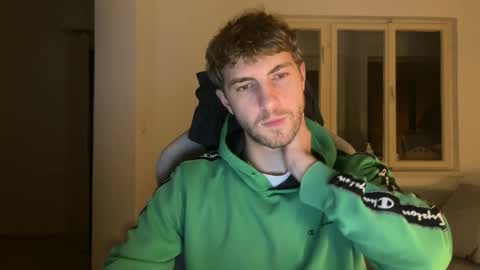 Snapshot of melodicass chatting on 12/18/25, 01:00 Melodicass online show from 12/18/25, 01:00