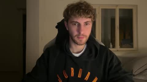 Snapshot of melodicass chatting on 12/21/25, 12:29 Melodicass online show from 12/21/25, 12:29