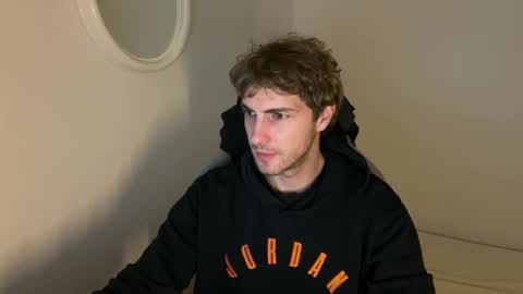 Snapshot of melodicass chatting on 01/07/26, 11:40 Melodicass online show from 01/07/26, 11:40