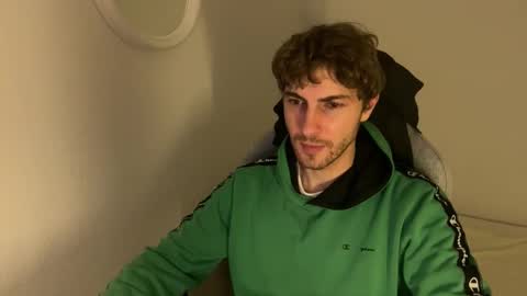 Snapshot of melodicass chatting on 01/14/26, 12:05 Melodicass online show from 01/14/26, 12:05