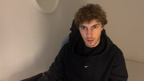 Snapshot of melodicass chatting on 02/09/26, 12:25 Melodicass online show from 02/09/26, 12:25