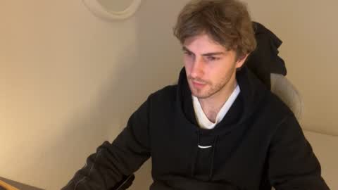 Snapshot of melodicass chatting on 02/12/26, 12:27 Melodicass online show from 02/12/26, 12:27