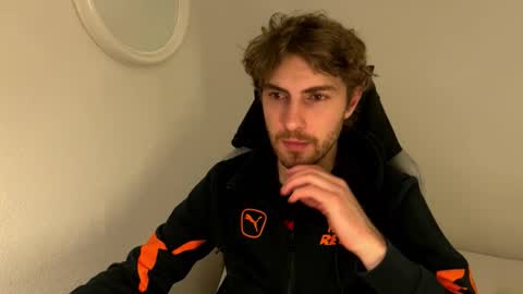 Snapshot of melodicass chatting on 02/18/26, 11:33 Melodicass online show from 02/18/26, 11:33