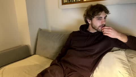 Snapshot of melodicass chatting on 02/24/26, 11:25 Melodicass online show from 02/24/26, 11:25