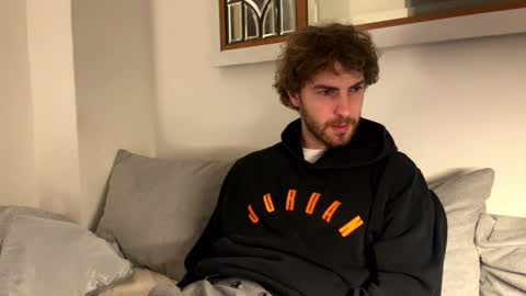 Snapshot of melodicass chatting on 03/01/26, 12:01 Melodicass online show from 03/01/26, 12:01