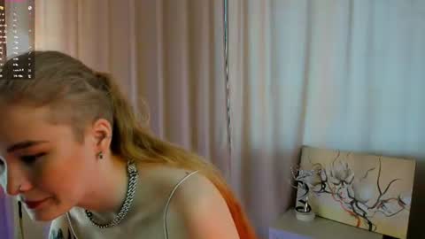 Snapshot of melodievejar chatting on 07/03/26, 04:30 melodievejar online show from 07/03/26, 04:30
