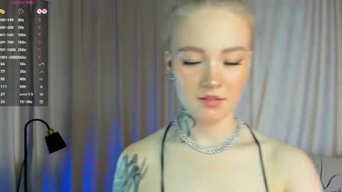 Snapshot of melodievejar chatting on 07/17/26, 04:30 melodievejar online show from 07/17/26, 04:30