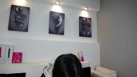 Snapshot of melodiroux_ chatting on 02/04/26, 12:33 Melodi online show from 02/04/26, 12:33