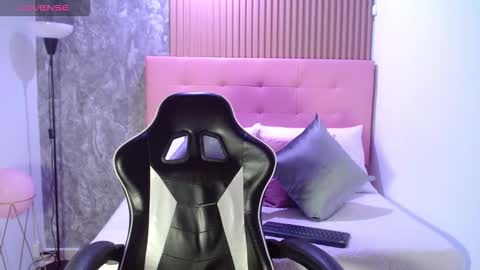 Snapshot of melody_bleir chatting on 10/03/25, 09:23 Melody online show from 10/03/25, 09:23