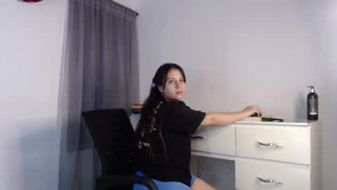 Snapshot of melody_bleir chatting on 11/22/25, 03:49 Melody online show from 11/22/25, 03:49