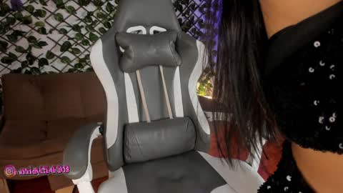 melody_cute10 online show from 02/08/25, 01:44