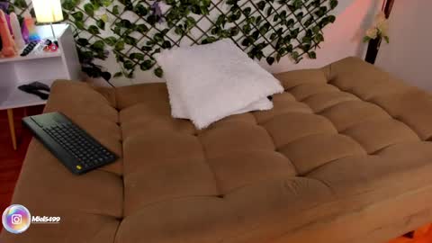 melody_cute10 online show from 02/27/25, 02:43