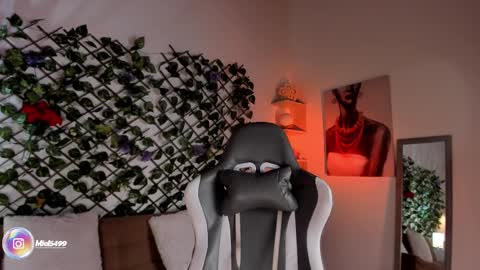 melody_cute10 online show from 03/12/25, 02:01